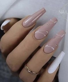 January nails ideas simple. Beauty Tips for cute manicure. #Nail Dots Nails, Elegant Nails, Luxury Nails, Classy Nails, Short Acrylic Nails