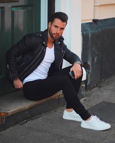 Mens Fall Street Style, Fall Leather Jacket, Vans Converse, Mens Fashion Edgy, Real Leather Jacket, Jackets Men Fashion, Mens Fashion Fall, Stylish Jackets, Autumn Street Style