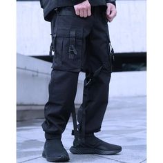 Tech Cargo Pants, Techwear Cargo Pants, Casual Techwear, Techwear Men, Techwear Jacket, Techwear Pants, Techwear Fashion, Black Cargo Pants, Stretchy Pants