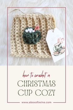 Crochet cup cozy with Christmas mug design Crochet Projects Christmas, Cup Holder Crochet, Crochet Christmas Cozy, Cup Cozy Crochet Pattern, Mug Cozy Pattern, Coffee Mug Cozy, Cup Cozy Pattern, Crochet Mug, Crochet Mug Cozy