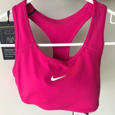 Nike Womans Swoosh Logo Padded Sports Bra Medium Support Dri-Fit Technology Racerback, For Comfort And Full Motion, Mesh Back To Help Keep You Cool Features One Piece Padding For The Bra Verse The Normal Two Separate Cups; Easy In, Easy Out Through A Top Pocket. Size Xs Nike Sports Bra Women, Cute Sports Bra, Bra Nike, Medium Support Sports Bra, Nike Fit, Gray Sports Bra, Strappy Sports Bras, Padded Sports Bra, Nike Sports Bra