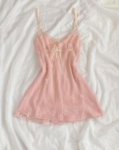 Vintage Pjs Aesthetic, Lacey Outfits Aesthetic, Silk Nightgown Aesthetic, Croquette Outfits, Pretty Nightgowns, Coquette Nightgown, Coquette Dress, Pink Outfits, 2000s Fashion