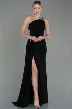 Features: Silver sparkle one strap shoulder  Jersey Lycra stretch fabric Chest pads Zip up back closure... Black And Silver Dress, Black Evening Gown, Black Tie Gala, Black Tie Dress, Engagement Dresses, Curvy Plus Size, Silver Sparkle, Quality Dresses, Black Gown