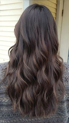 Things To Do With Dark Brown Hair, Dark Brown Hair Chocolate Highlights, Dark Down Hair, Dark Brown Hair Brown Highlights, Simple Highlights For Dark Brown Hair, Dark Hair Highlights Ideas, Dark Lights Hair, Dark Highlights On Dark Hair, Soft Brown Highlights On Dark Hair