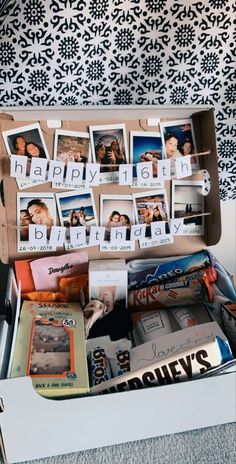 Cute birthday gifts ideas for Boyfriend 21 18 bday Gift Ideas For Boyfriend, Aesthetic Homecoming, Birthday Presents For Friends, Diy Best Friend Gifts, Bff Gifts Diy, Bff Birthday Gift, Bff Birthday, Birthday Gifts For Boyfriend Diy