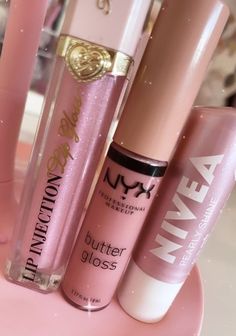 Lip Injection Lip Gloss, Makeup Bag Essentials, Lip Glosses, Makeup Obsession, Makeup Items, Nyx Professional Makeup