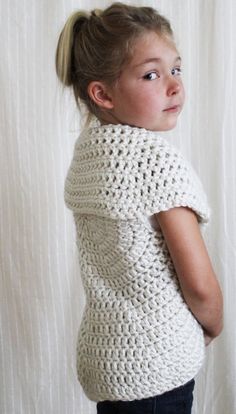 Gilet Crochet, Crochet Sweater Pattern Free, Crochet Toddler, Crochet Shrug, Poncho Pattern, Crochet Girls, Crochet Crop