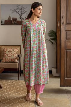 Floral Print Suit, Passion Flowers, Dress Design Ideas, Simple Kurta Designs, Designer Kurti Patterns, Simple Kurti Designs, Party Wear Dress