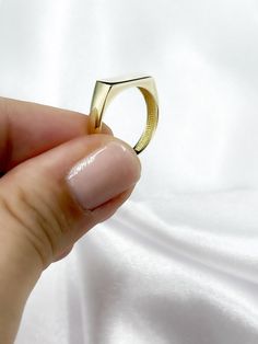 14K Personalized Rectangle Signet Ring / Solid Gold Personalized Ring /  Square Ring Men Jewelry /  Couples Ring Customized / Ring For Women PRODUCT DETAILS Made to order Gold: 14K Gold Choice of Gold: Yellow Gold, White Gold Weight of ring : Approx. 2,08~ 3.0 gr 📦 PACKAGING All items are nicely packaged ready to gift in elegant jewelry boxes. You can also leave a gift message for the recipient at checkout. 🚚 SHIPPING All items are handmade to order. Therefore , the whole process of crafting and shipping generally takes 3-6 business days. If you need your order by a certain date, please send us a message on Etsy and we will do our best to fulfill your request. 🌟 CUSTOMER SERVICE Name of GVENCE comes from trust. We are dedicated to providing prompt, courteous and professional service. If Modern Yellow Gold Square Cut Ring, Modern Yellow Gold Rectangular Diamond Ring, Minimalist Stackable Rings With Rectangular Stone, Modern Square Cut 14k Gold Rings, Minimalist Rings With Polished Rectangular Stone, Minimalist Rings With Polished Finish And Rectangular Stone, Modern 14k Gold Square Cut Rings, Modern Rectangular Diamond Promise Ring, Modern Rectangular Diamond Cut Ring