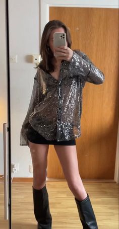 Shirt Night Out Outfit, Party Outfit For Winter, Nye Fits, New Year Party Outfit, Outfit Idea Aesthetic, Nye 2024, Leaving Party, 18th Birthday Outfit, Festival Fits