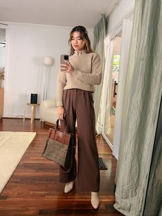 Workwear With Boots, Wisconsin Outfits, Brown Work Pants, Patterned Turtleneck, Corporate Girlie, Casual Outfits Ideas, Brown Pants Outfit, Workwear Outfits, Interview Outfits