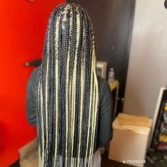 Small Knotless Black And Blonde, Black N Blonde Knotless Braids, Black Knotless Braids With Highlights, Black Braids Blonde Highlights, Blond And Black Knotless Braids, Knotless Braids Highlights, Knotless Braids With Blonde Highlights, Blond And Black Braids, Knotless Braids With Highlights