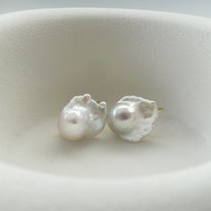 Ava Baroque Pearl Open Hook Earrings｜One-of-a-Kind Baroque Drops｜Handcrafted in 18K Gold｜Elegant Bridal Jewelry｜Unique Jewelry Gift for Her by derMomento on Etsy Unique Jewelry Gifts, Wedding Bridal Jewellery, Wedding Jewelry Earrings, Jewelry Unique, Jewelry For Her, Pearl Size, Baroque Pearls, Organic Shapes, Hook Earrings