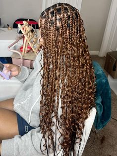 #bohoknotless #braids #goddessbraids #braidinspo #boxbraids #blackgirlhairstyles #longbraids #brownhair #curlyhair #30 Knotless Braids Goddess, Goddess Knotless, Boho Braided Hairstyles, Diy Hairstyle, Simple Hairstyle, Big Box Braids Hairstyles, Goddess Braids Hairstyles