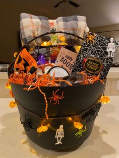 made my bf a spooky basket :3 Men Spooky Basket, Spooky Baskets For Him, Bf Spooky Basket, Spooky Basket For Bf, Mens Spooky Basket, Spooky Basket Ideas For Friends, Spooky Basket Ideas For Girlfriend, Bf Basket Gift, Spooky Basket Ideas For Boyfriend