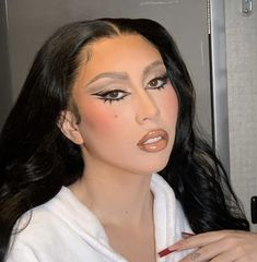 Kali Uchis Aesthetic Makeup, Kali Uchis Face, Kali Uchis Inspired Makeup, Kali Uchis Eye Makeup, Kali Uchis Makeup Look, Kali Uchis Style, Kali Uchis Makeup, Rhinestone Makeup, Makeup Books