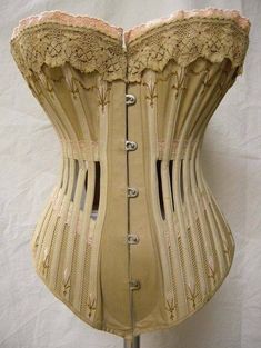 Old Corset, 1890s Corset, Charles Frederick Worth, Lingerie Vintage, Corset Fashion, Vintage Corset, Victorian Clothing, Retro Mode