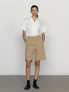 Editor's NotesROYALCITYPARK's half-length pants have a banding waist detail. Bermuda shorts in 100% cotton and nylon material. Wear them with a tucked-in tank and platform sandals or a collared shirt and pumps.- Basic design Bermuda pants- Comfortable fit and a regular fit- Must-have item and easy to coordinate Measurements(in.)Size (S/M) - Total Length: 20.07 in. / 20.47 in. - Waist: 13.58 in. / 15.35 in.- Hip: 22.04 in. / 24.01 in.Composition & Care- Shell: 70% Cotton 30% Nylon - Dry cleaning- Water washableDesigner- by ROYALCITYPARK Beige Relaxed Fit Bermuda Shorts For Work, Beige Bermuda Shorts For Spring Workwear, Summer Daywear Neutral Bottoms, Summer Neutral Bottoms For Daywear, Neutral Summer Daywear Bottoms, Bermuda Pants, Basic Design, Must Have Items, Collared Shirt