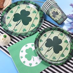 stpatrick partydecor stpatrickdecorations stpatrickthemedparty stpatrickpartyfavors paryfavors stpatricksday irishday 18th Birthday Party, Plated Desserts, Dessert Plates, Disposable Tableware, Day Party, Tableware Set, Anniversary Party, Paper Cup, Anniversary Parties