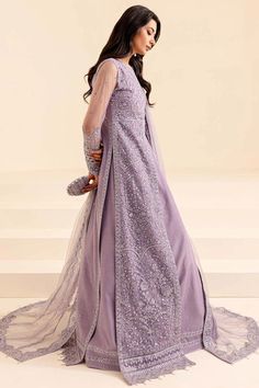 Designer Elegant Lilac Shade Embroidered Pakistani Wedding Wear Gown Pishwas s a perfectly stitched attire that will give you a flawless and head-turning look on the wedding. Lavish designs, embroidery, and goldwork make this Pakistani Sharara dress an epitome of beauty and grace. Lilac Wedding Dress, Embroidery Goldwork, Pakistani Sharara, Sharara Dress, Wedding Dresses Pakistani, Lilac Fabric, Eastern Dresses, Shadi Dresses, Silk Design