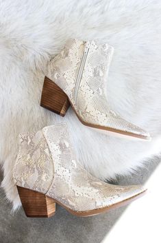 Matisse Boots, White Heel Boots, Cowgirl Boots Wedding, Bridal Boots, American Threads, Snakeskin Boots, Matisse Shoes, Wedding Boots, White Booties