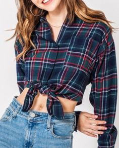 Tied Flannel Outfits, Tied Flannel, Tie Flannel, Pink Flannel Shirt, Country Outfits Women, Tie Up Shirt, Flannel Outfits, Spring Outfits 2022, Plaid Tie