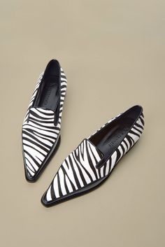 Zebra Print Shoes, Classic Loafers, Fancy Flats, White Clothing, Flats Outfit, Food Babe, Print Shoes, Beauty Inside, Pig Skin