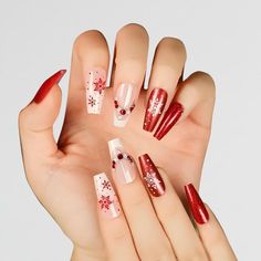 Nails Navidad, Christmas Tree Designs, December Nails, Luxury Press On Nails, Graduation Nails, Christmas Festivities, Nails Press, Shiny Nails, Diamond Nails