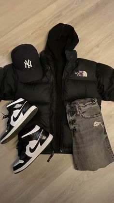 Trendy Boy Outfits, Cute Nike Outfits, Street Style Outfits Men, Mens Casual Dress Outfits, Men Stylish Dress, Street Fashion Men Streetwear, Guys Clothing Styles, Winter Outfits Men, Mens Fashion Casual Outfits