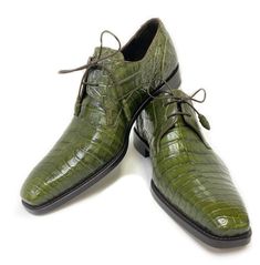 Style: Anderson-Olive Handsome exotic blucher lace-up oxford from Mezlan's 1968 collection in genuine Crocodile features a plain toe, soft Italian Calfskin linings, their injected memory foam comfort cushion insole, and is detailed with Crocodile wrapped tassel ends! Handmade in Spain. Cobalt Blue Suit, Green Tweed Suit, Crocodile Loafers, Blue Linen Suit, Brown Tweed Suit, Mezlan Shoes, Cordovan Shoes, Tuxedo Shoes, Shiny Shoes