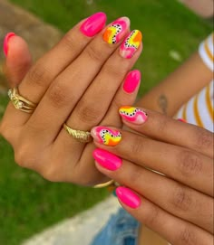 Palm Springs Nails, Fun Design Nails, Summer Nail Ideas Almond, Simple Summer Nail Ideas, Colorful Summer Nails, Nail Ideas Almond, Acrylic Nails Almond Shape, Nail 2024, Retro Nails