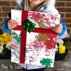 Toddler Canvas Art Ideas Christmas Gifts, Canvas Toddler Art Christmas, Christmas Canvas Paintings Preschool, Christmas Present Ideas From Toddlers, Toddler Christmas Crafts Canvas, Diy Christmas Canvas Art Kids, Canvas Christmas Gifts From Kids, Christmas Canvas Toddler Craft