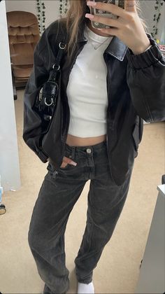 Nyc Outfits, Black Jeans Outfit, Uni Outfits, Cold Outfits, Fits Inspo, Outfit Inspo Casual, Looks Street Style, Inspo Outfit