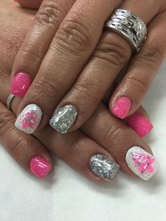 Pink Nails With Christmas Tree, Pink Christmas Nails 2022, Pink Nails For Christmas, Christmas Nails With Pink, Pink Christmas Tree Nails, Pink And Green Christmas Nails, Country Christmas Nails, Hot Pink Christmas Nails, Pink Christmas Nails Short