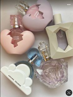 merci Ariana grande Honey Aesthetic, Profumo Victoria Secret, Koleksi Makeup, Koleksi Parfum, Ariana Grande Perfume, Fancy Makeup, Pretty Skin Care