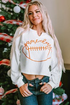 Game Day Lettering Rugby Football Notched Neck Sweatshirt Letter Silhouette, Chic Sweatshirt, Sweatshirt White, Sweatshirts Online, Daily Style, White Sweatshirt, Daily Fashion, Shoulder Sleeve, Game Day