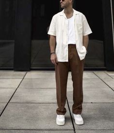 Casual Men Outfits Streetwear, American Outfit Men, Men’s Fashion Outfits 90s, Streetwear Fashion Men Street Look, Classy Streetwear, Minimalist Fashion Men, Classy Outfits Men, Mens Casual Outfits Summer, Mens Trendy Outfits