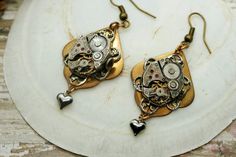 Steampunk Watch Movement Earrings-Heart Steampunk Jewelry-Steampunk Brass Earrings-Upcycled-Industri Steampunk Watch, Steampunk Earrings, Steam Punk Jewelry, Steampunk Jewelry, Butterfly Jewelry, Watch Movement, Filigree Ring, Silver Filigree, Brass Earrings