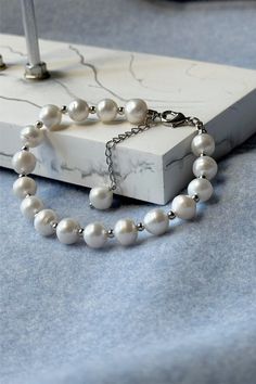 Elegant White Nickel-free Pearl Bracelet, Dainty Silver Pearl Beaded Bracelets, Nickel Free White Beaded Bracelets, Silver Pearl Beaded Bracelets Minimalist Style, Minimalist Silver Pearl Beaded Bracelets, White Hypoallergenic Pearl Necklace, Hypoallergenic White Pearl Necklace, Dainty Silver Beaded Bracelets With Pearl Chain, Coquette Old Money