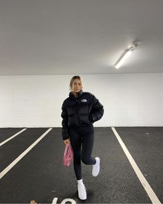 North Face Puffer Jacket Outfit, Sophia Tuxford, Outfits Leggins, North Face Puffer Jacket, Image Swag