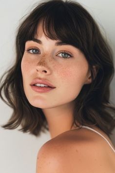 Shoulder Length Wavy Hair With Bangs, Bangs Medium Length Hair, Modern Bangs, Haircut Ideas Brown Hair, Hair Shaping, Waves Hairstyle, Hairstyle Ideas Easy, Bangs Hairstyle, Ideas Haircut