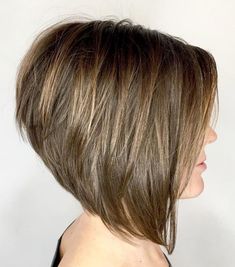 Women Decor, Angled Bob Haircuts, Inverted Bob Hairstyles, Hair Decor, Haircut Women, Stacked Bob Haircut, Medium Bob Hairstyles