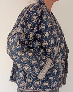 Printed Kimono Jacket, Trendy Outfit Inspo, Diy Vetement, Indian Block Print, Lovely Clothes, Kimono Jacket, Jacket Pattern, Mode Inspiration