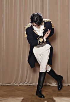 Prince Bowing Pose, Bow Pose Reference Male, Prince Reference Pose, Sunghoon Prince Outfit, Prince Pose Reference, Prince Aesthetic Outfit, Prince Outfits Aesthetic, Ballroom Dance Outfits, Border Carnival