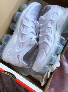 Custom Synthetic Sneakers With Air Cushioning And White Sole, Sneakers Uk, Financial Budget, Sneakers Green, Tennis Shoes Outfit, Sports Direct, Vapor Max, Nike Vapormax, Sneakers Running