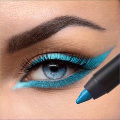 PRICES MAY VARY. FROM EVERYDAY LOOKS TO GIRLS’ NIGHT OUT GLAM: Subtle smokescreen or sultry siren? No matter what look you’re trying to achieve, this waterproof eyeliner has you covered! With our waterproof formula, this eyeliner pencil is essential to wear for emotional welcomes and teary goodbyes. LONG-LASTING 12 HOUR WEAR: Whether you’ve spent 5 or 30 minutes perfecting your look, this smudge-proof eyeliner stays put all day long. Thanks to our non-traditional creamy formula, you can enjoy 12 hours of care-free glam without needing any touch-ups. EASY APPLICATION WITH 3 FOOL-PROOF STEPS: Create the perfect winged cat-eye with our long-lasting eyeliner that smoothly glides on your eyelids. First, draw small dots from the inner corner of your eye to the outer corner while keeping as close Colorguard Makeup, Fall Makeup Trend, Smudge Proof Eyeliner, Makeup Look Ideas, Eye Shadow Looks