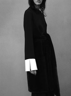 White Photo, White Fashion, Minimal Fashion, Fashion Details, Minimalist Fashion, Beautiful Outfits, Editorial Fashion, Black Fashion, Style Me