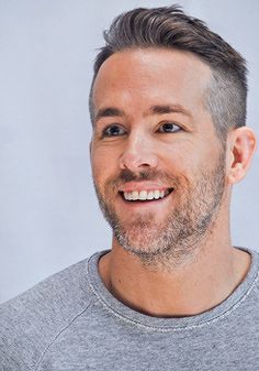 Ryan Reynolds Haircut, High And Tight Haircut, Chris Williams, Gents Hair Style, Mens Haircuts, Beard Hairstyle, Men Haircut Styles, Cool Hairstyles For Men, Haircuts Short