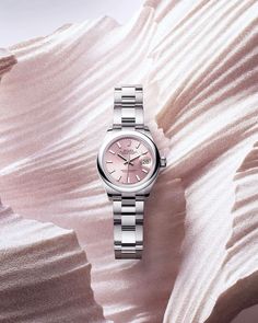 Rolex Datejust Women Outfit, Best Watches Women, Ladies Rolex Watches, Rolex Lady Datejust, Woman Watches, Casio Digital, Ladies Bracelet Watch, Rolex Watches Women, Trendy Watches