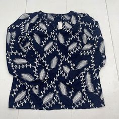 Talbots Navy Blue Feather Embroidered Long Sleeve V Neck Blouse Women’s M New Condition Is New With Tags See Pics Ls169/24 X25 Lh27 Sheer Chiffon Blouse, Embroidered Caftan, Floral Sleeveless Top, Orange Sweaters, Blue Feather, Cowl Neck Top, Embroidered Shorts, Long Sleeve Tee Shirts, Crochet Trim